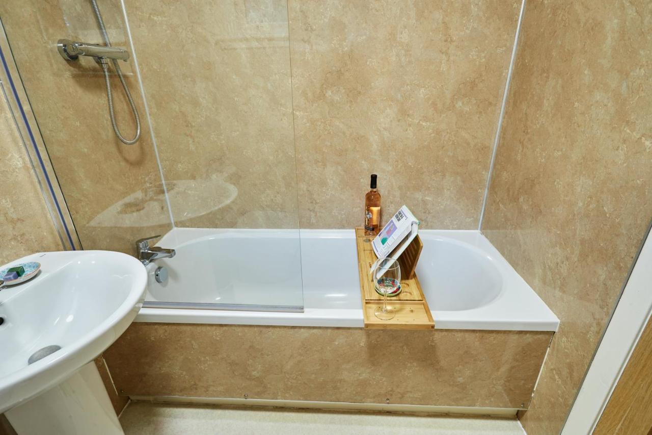 Etive, Beautiful Lochside Apartment With Balcony Fort William Extérieur photo